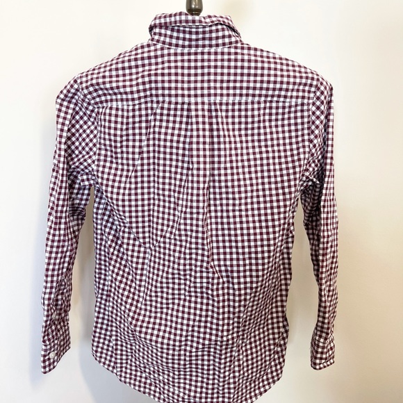 Snazzy Vineyard Vines cotton gingham button down! - Picture 6 of 8